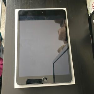 COPY - Apple iPad Mini 2 - WiFi and Bluetooth compatible